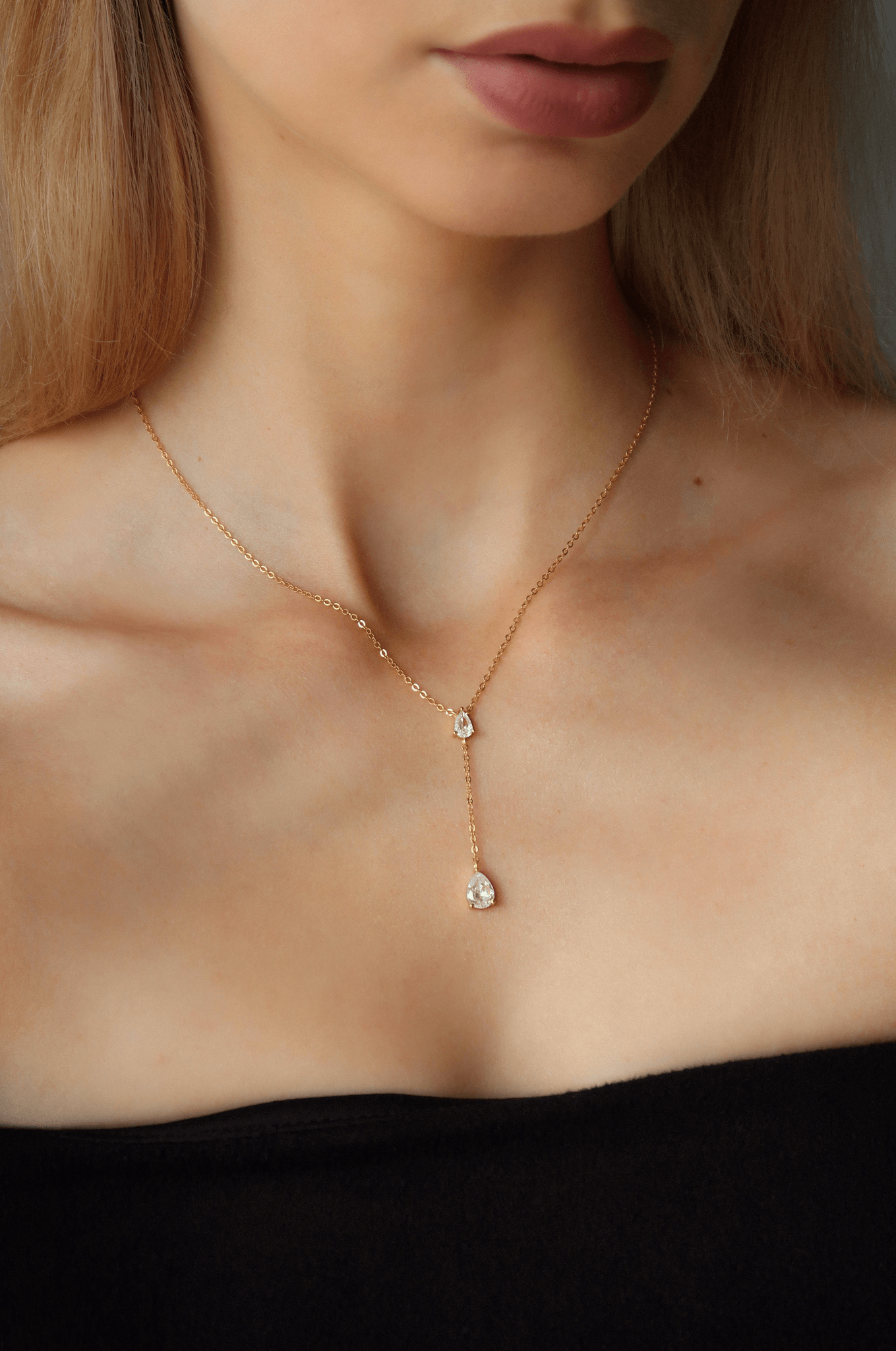 Zirconia Pear Cut Earrings & Necklace Set - WSOPHIA
