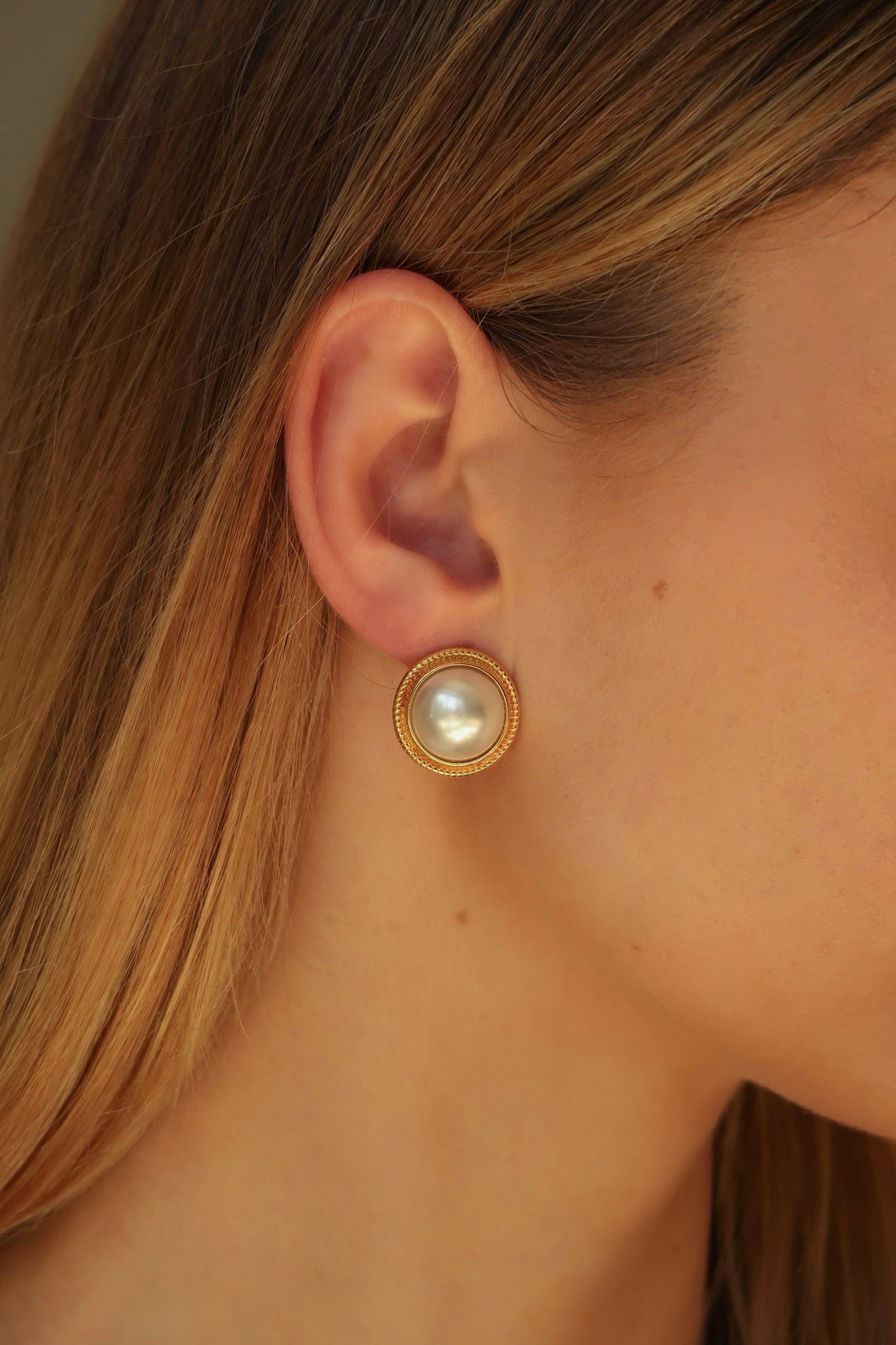 Round Big Pearl Stud Earrings