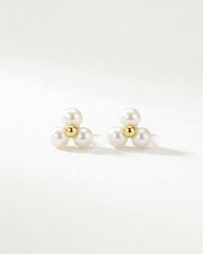Small Pearl Stud Earrings - WSOPHIA