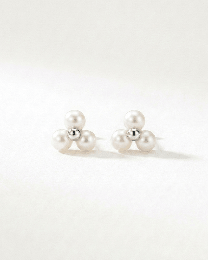 Small Pearl Stud Earrings - WSOPHIA
