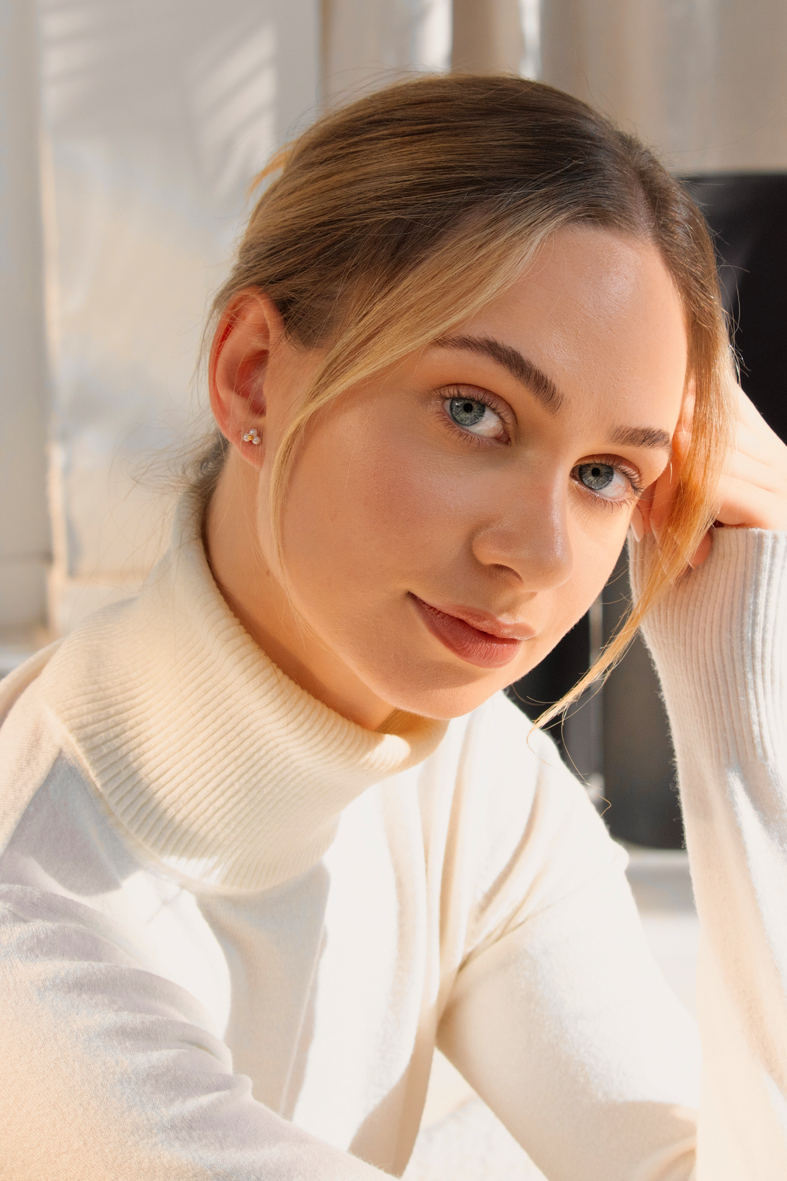 Small Pearl Stud Earrings