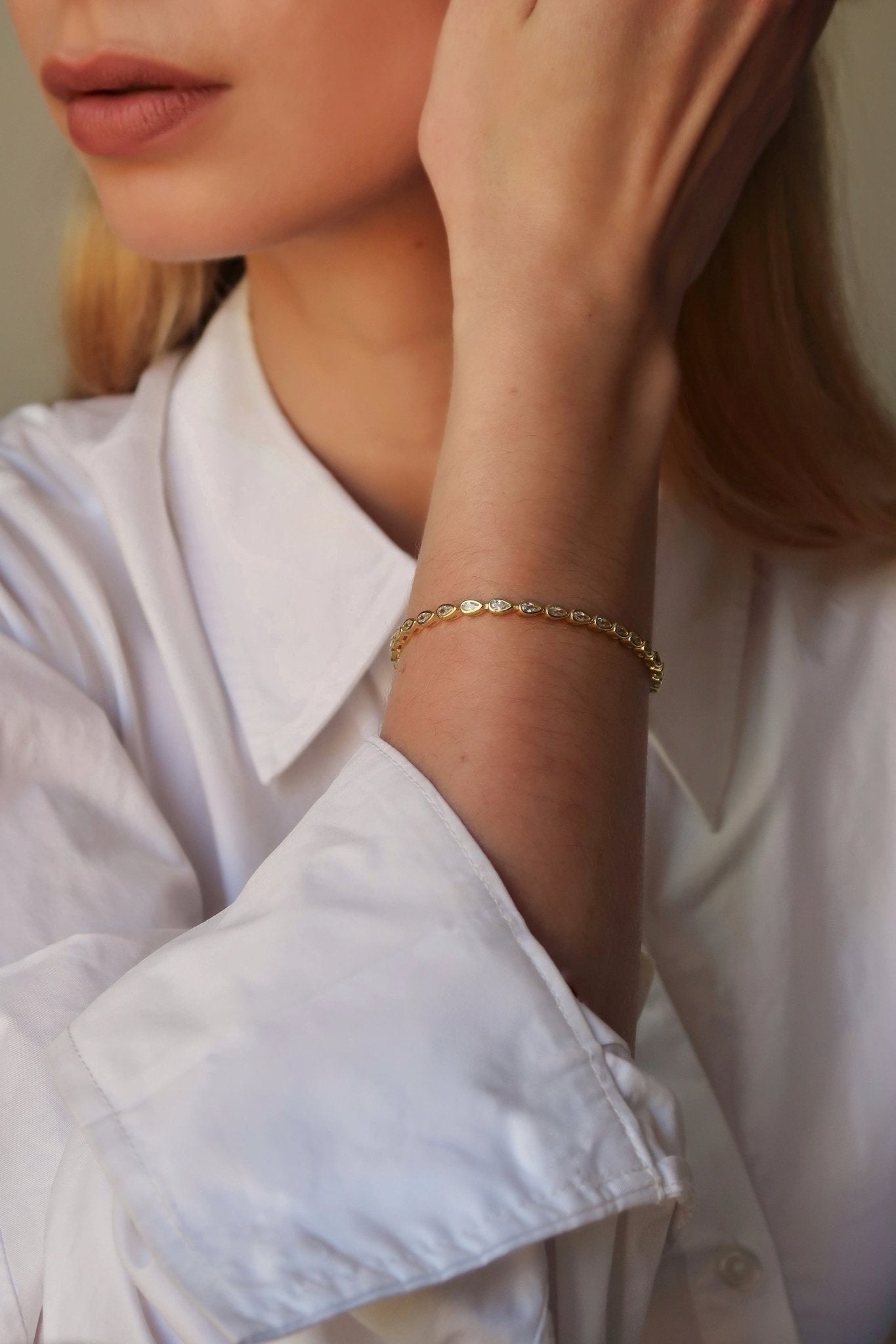 Zirconia Infinite Pear Cut Bracelet - WSOPHIA