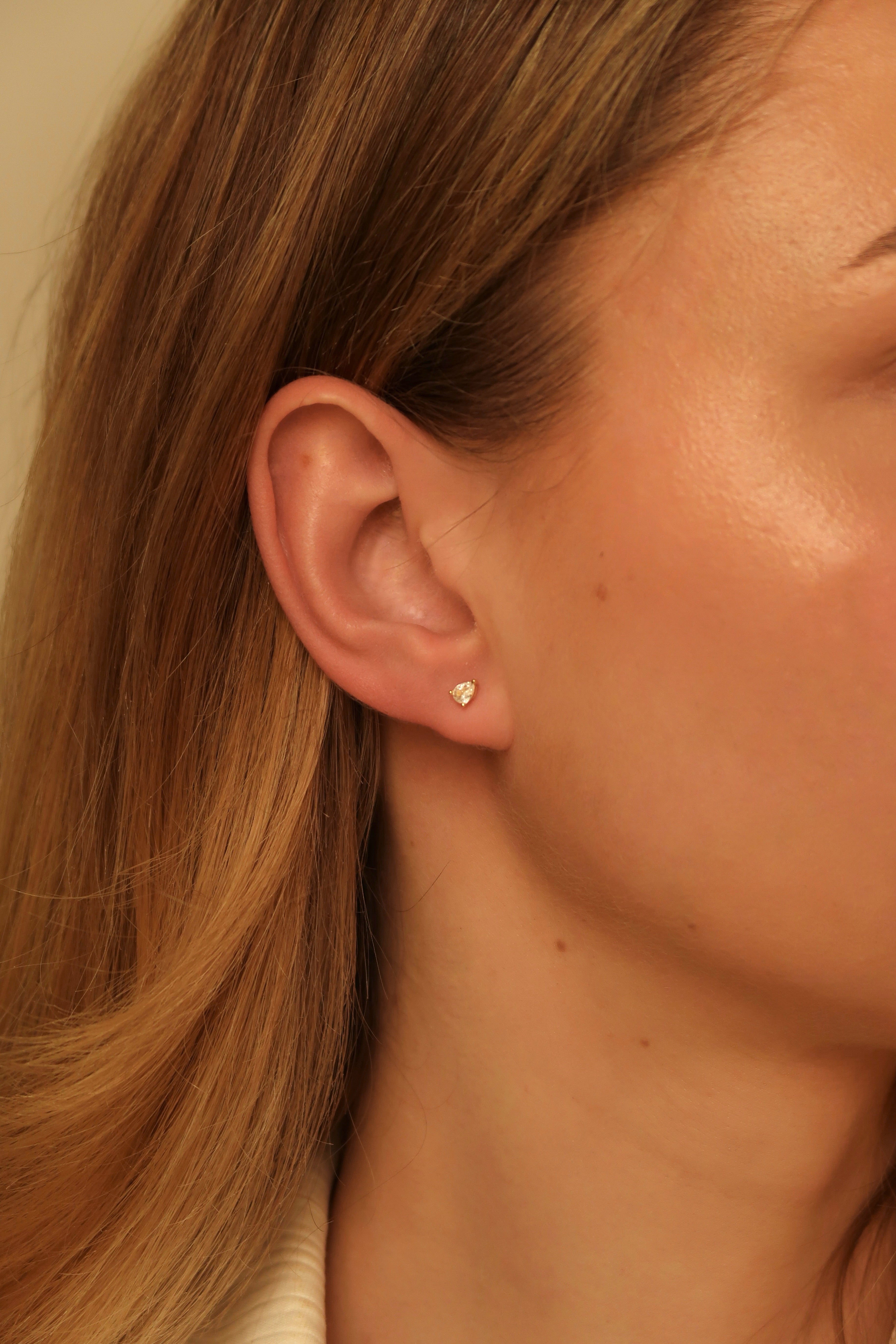 Pear Cut Flatback Stud