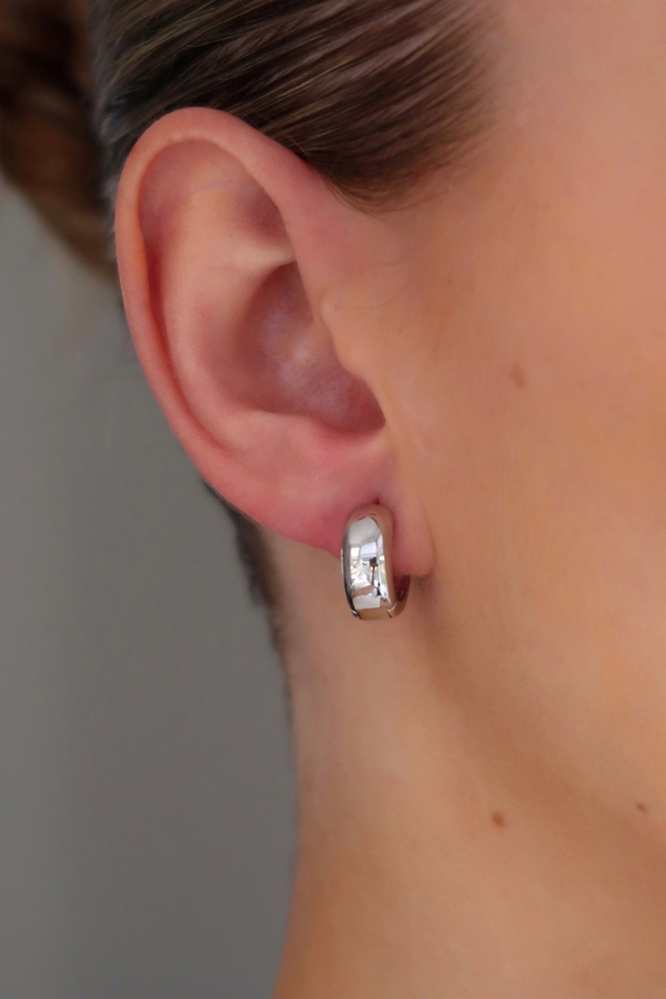 Wide & Twisted Small Hoop Earrings Set - WSOPHIA
