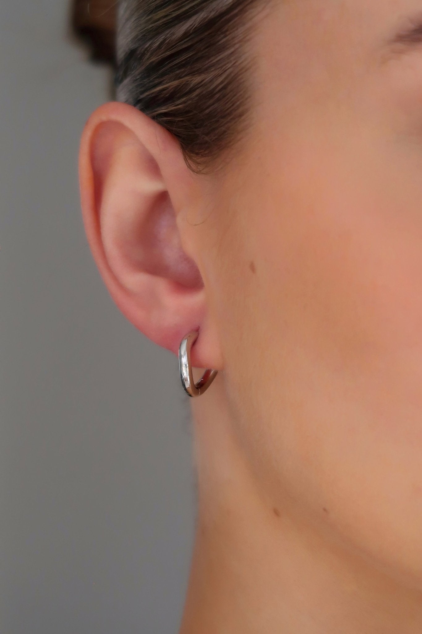 Wide & Twisted Small Hoop Earrings Set - WSOPHIA