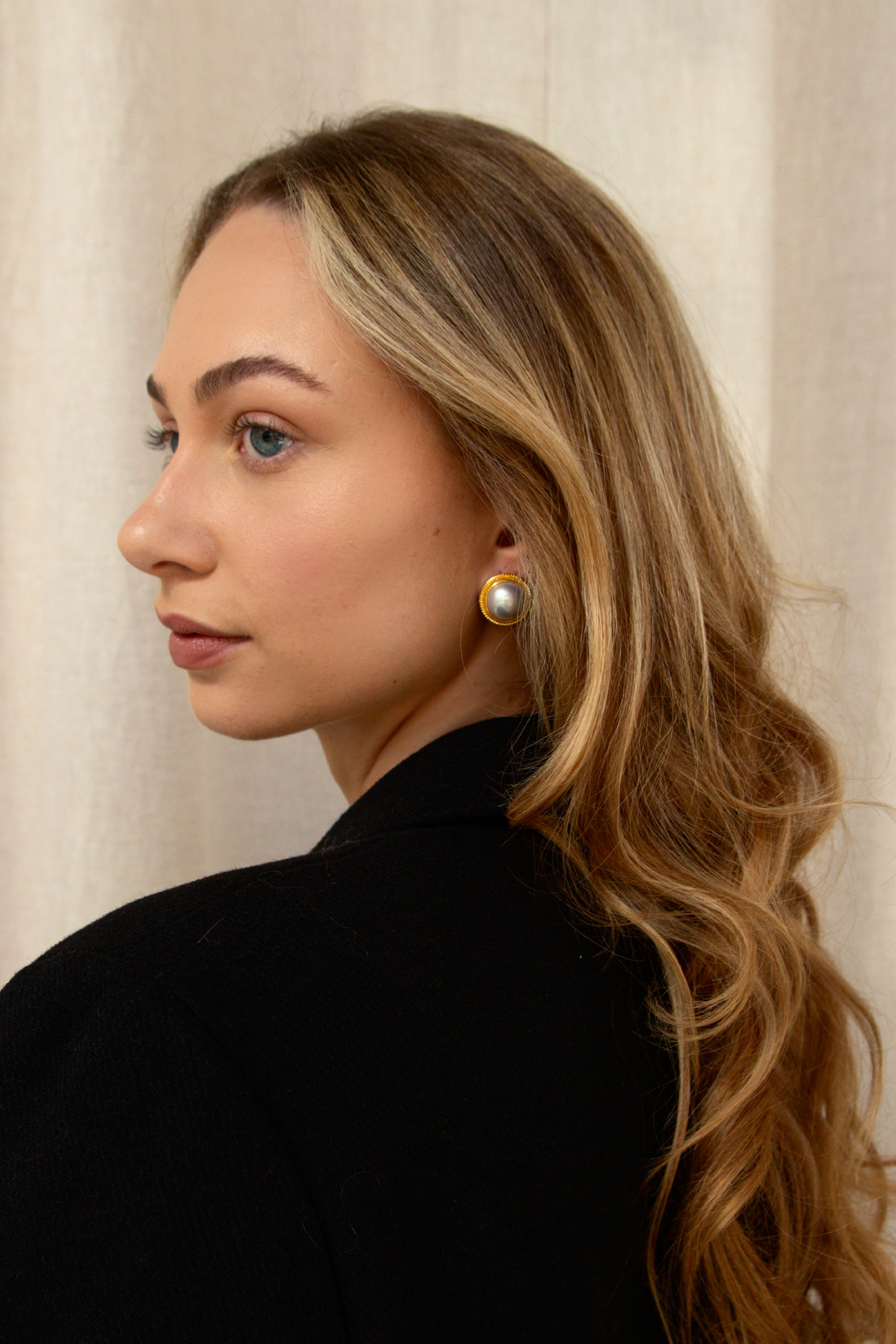 Round Big Pearl Stud Earrings