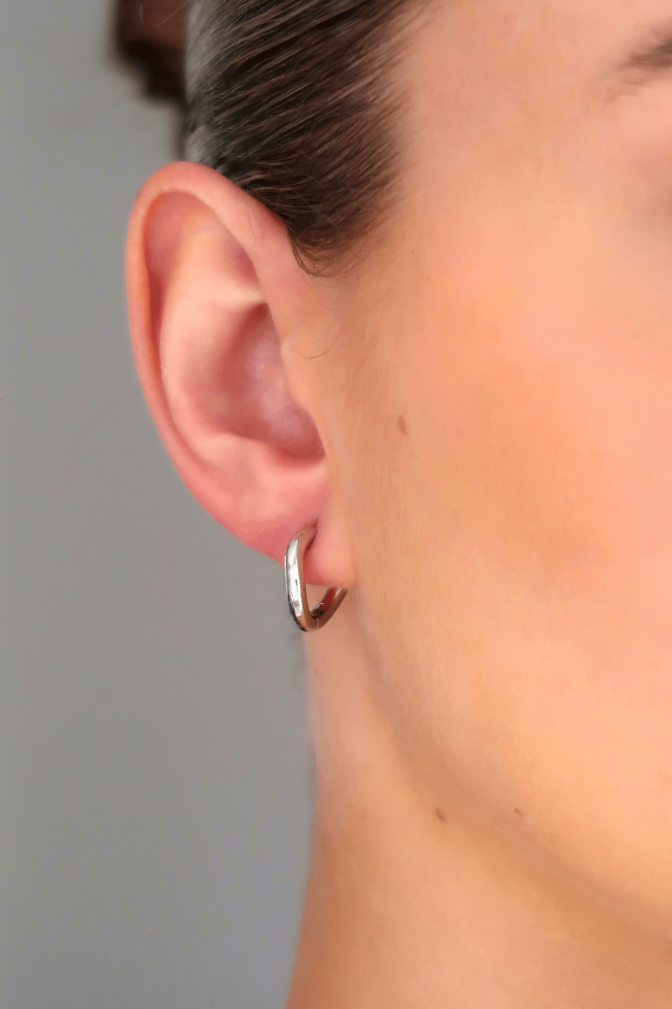 Twisted Small Hoop Earrings - WSOPHIA